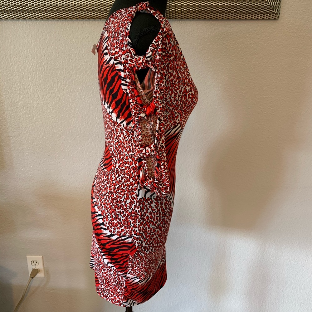 Dress - Picture 3 of 6